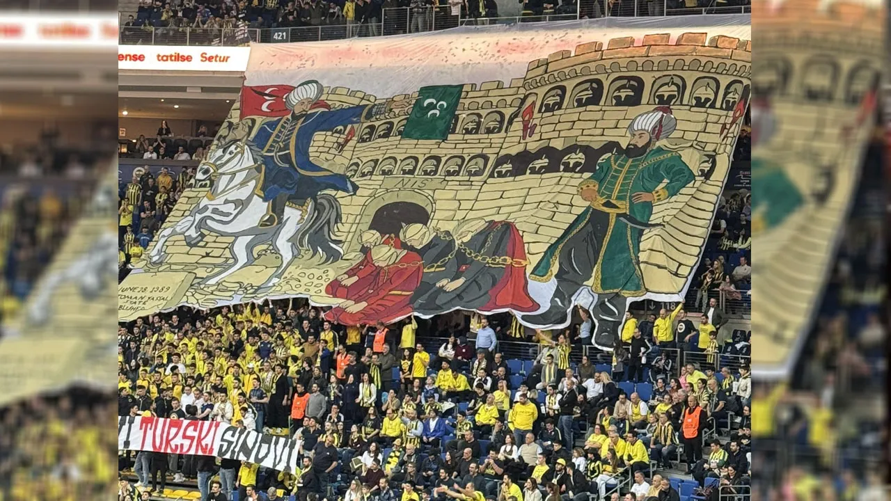 Fenerbahçe’den Partizan’a Cevap: Kosova Zaferi Pankartı