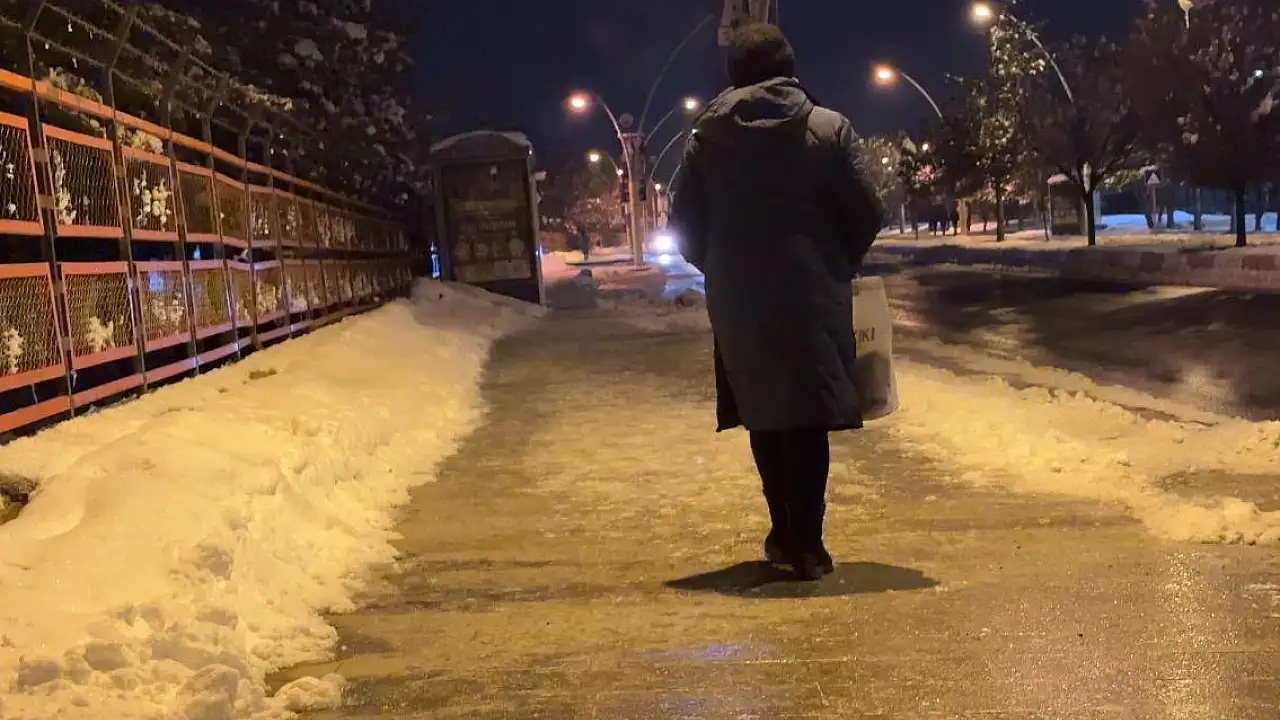 Ağrı’da Soğuk Hava Yaşamı Olumsuz Etkiledi