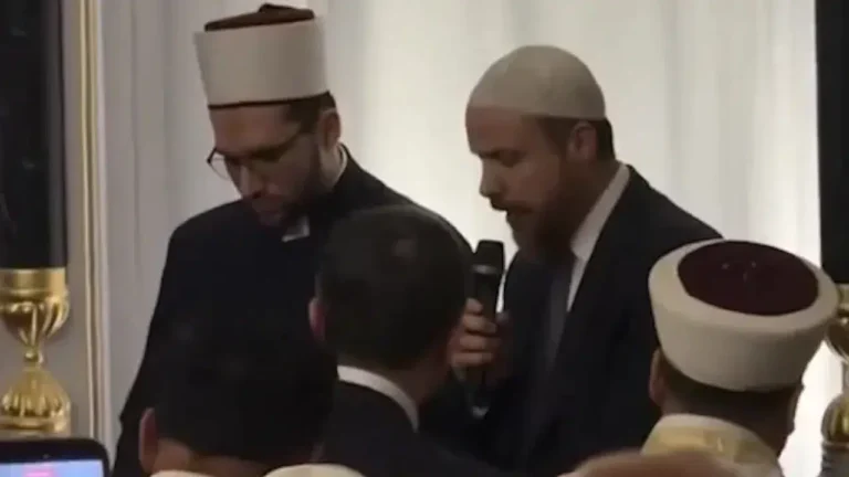 Üsküp Camii’nde Teravih Namazı: Bilal Erdoğan’dan Anlamlı Katılım