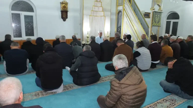 Ezanın Erken Okunması Oruç Tartışmalarını Kızıştırdı