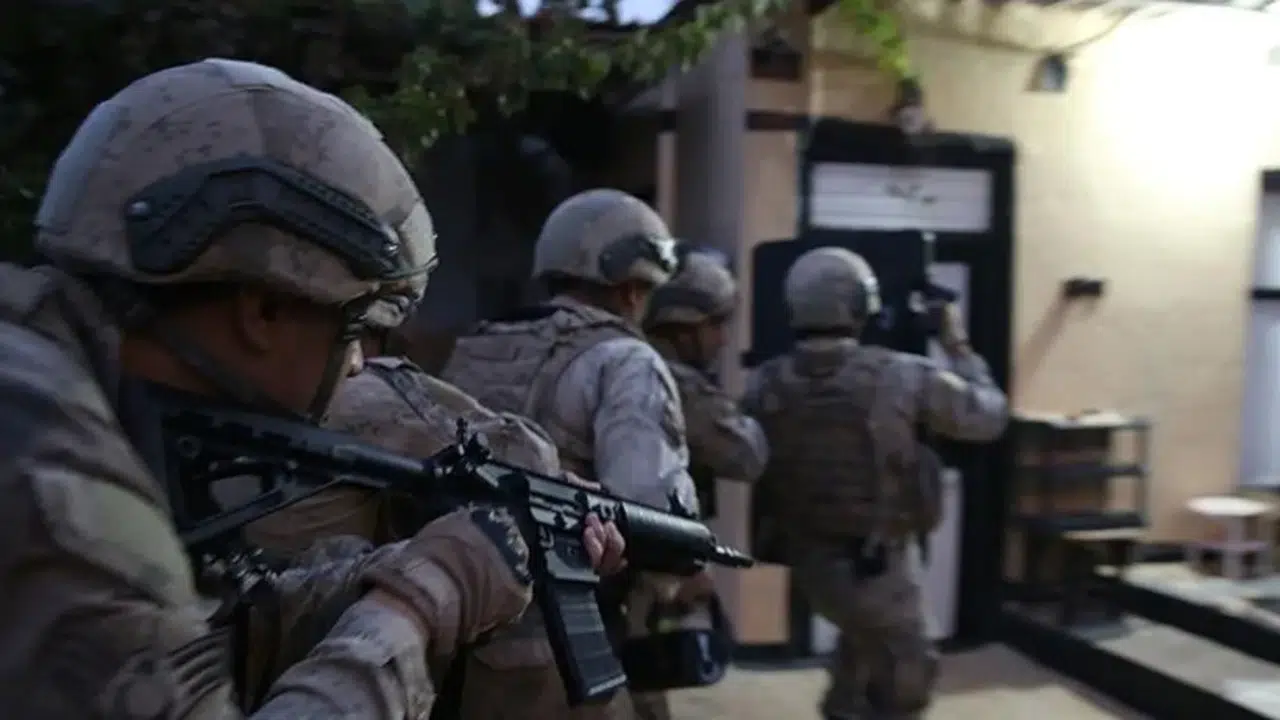 İstanbul’da Uyuşturucu Operasyonu: 13 Gözaltı ve 10 Ton Ele Geçirildi