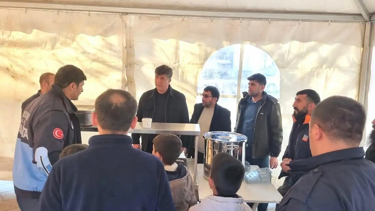 Pasinler’de İftar Sofralarıyla Dayanışma Rüzgarı Esti