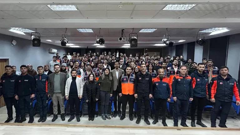 Ağrı Patnos’ta 100 Öğrenci Afet Görevine Hazırlandı