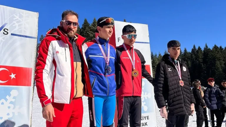 Ağrılı Sporcular Bolu Gerede’de Madalya Kazandı
