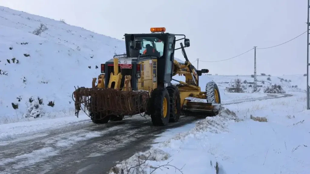 Sivas’ta Kar Yağışı Sebebiyle 432 Yerleşim Yolu Kapandı