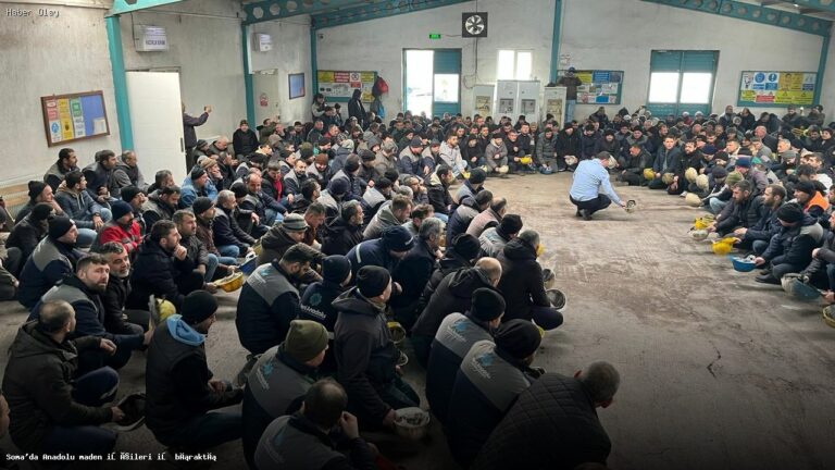 Soma’da Maden İşçileri Maaşlarını Alamayınca Eylem Yaptı