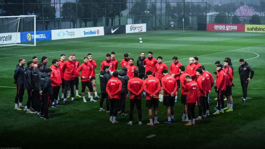 A Milli Takım, Romanya Maçı İçin Hazırlıklarını Sürdürüyor