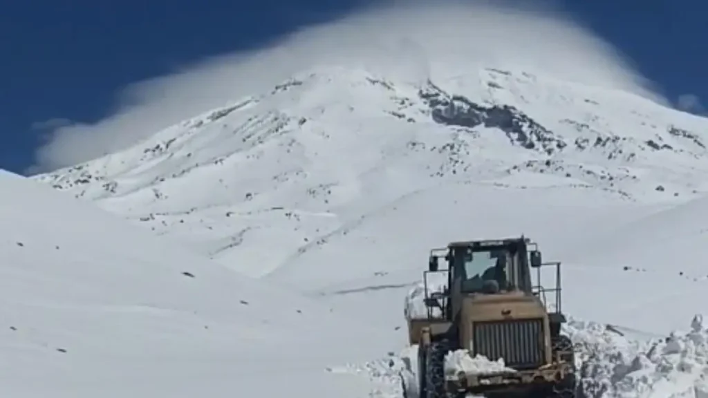Ağrı Dağı’nda 4 Bin 200 Metreye Yol Açma Çalışmaları Başladı