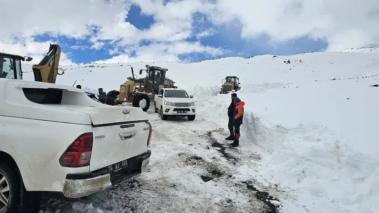 Ağrı Dağı’nda Kayıp Dağcı İçin Arama Çalışmaları Sürüyor