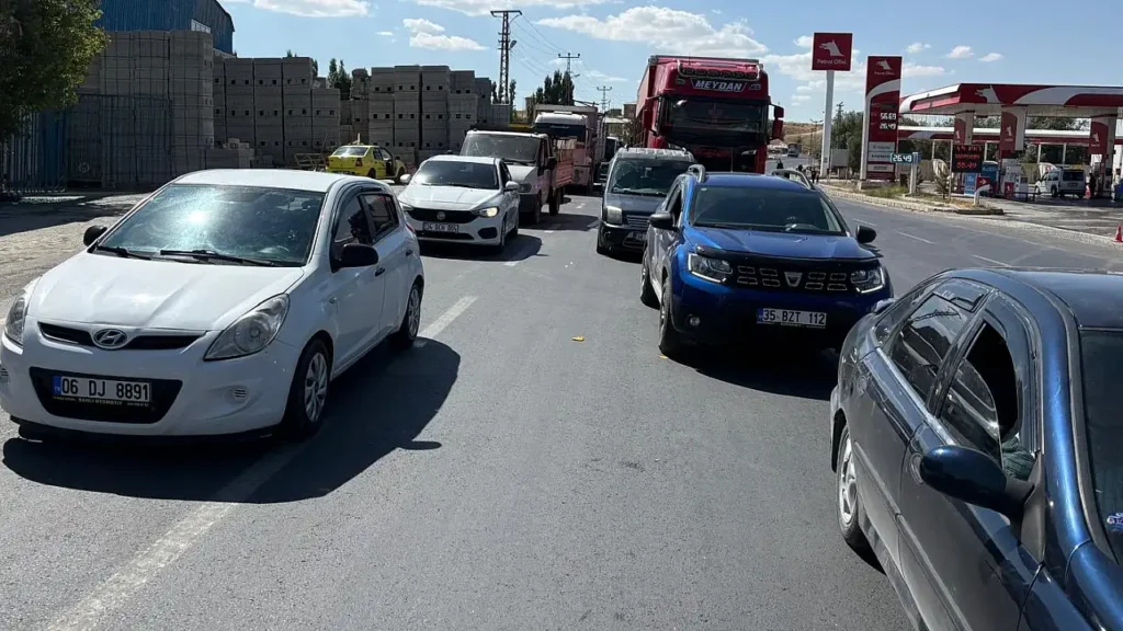 Ağrı’da Artan Araç Sayısı Trafik Sıkışıklığını Tetikliyor