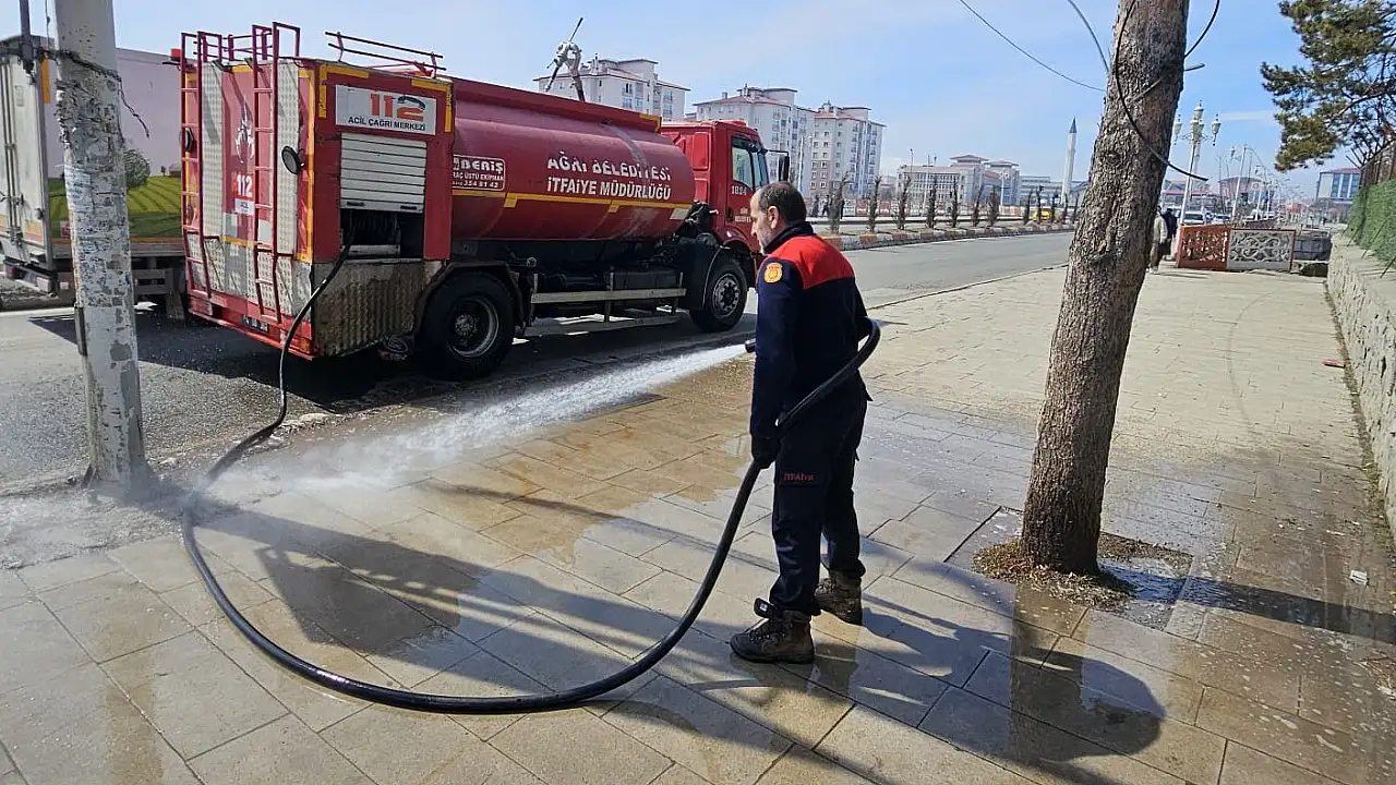 Ağrı’da Baharın Gelmesiyle Temizlik Çalışmaları Başladı