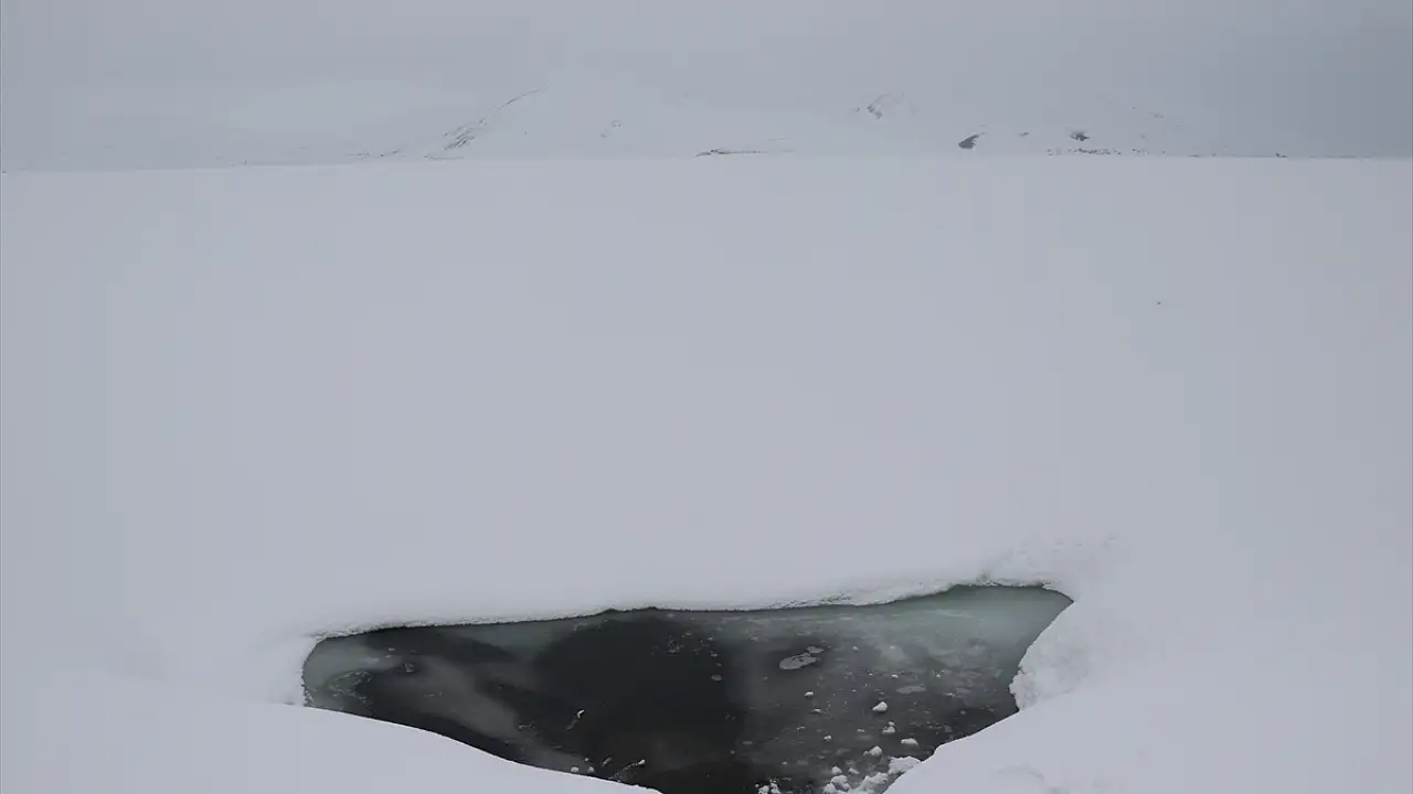 Ağrı’daki Balık Gölü’nde Bahar Gecikti mi?
