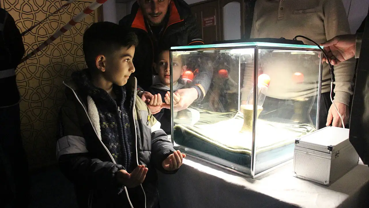 Ağrı’da Kadir Gecesi’nde Sakal-ı Şerif Ziyareti Neden Önemli?