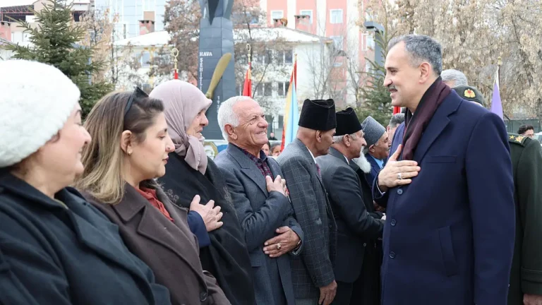 Ağrı’da Şehitler İçin Anma Töreni: Yoğun Katılım İle Gerçekleşti