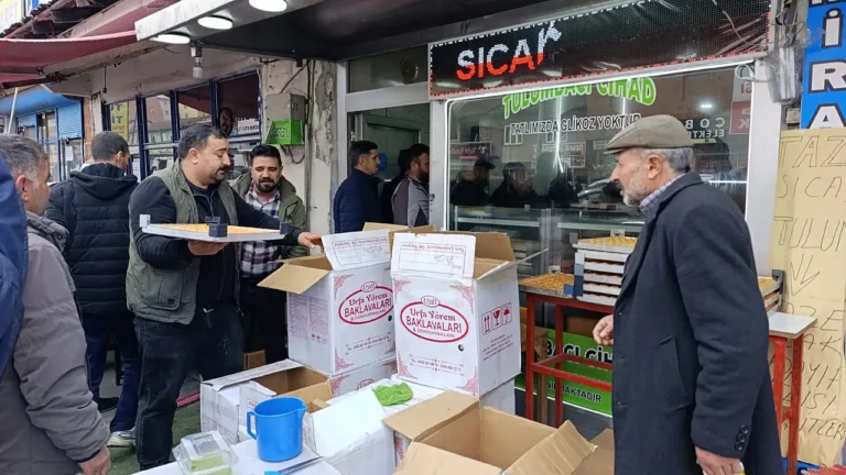 Ağrı’da Bayram Öncesi Bin Liralık Baklava İlgisi Patladı
