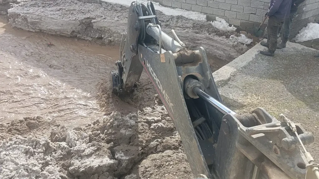 Ağrı’da Taşkın Riskine Karşı Menfez ve Dere Temizliği