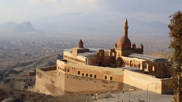 İshak Paşa Sarayı: Ağrı’nın Tarihi İncisi Neden Önemli?