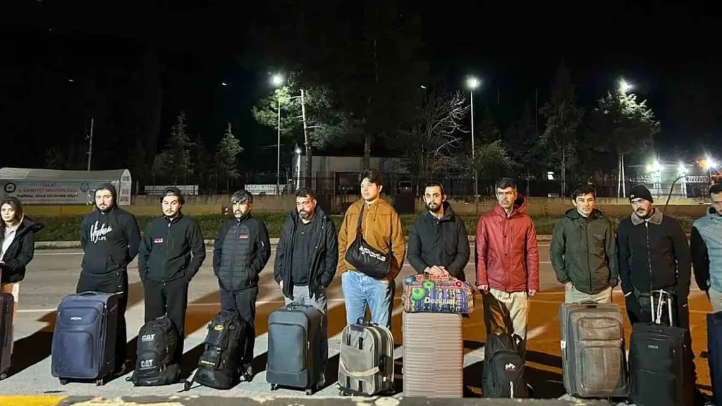 Ağrı’ya Gitmek İsteyen 11 İranlı Gözaltına Alındı