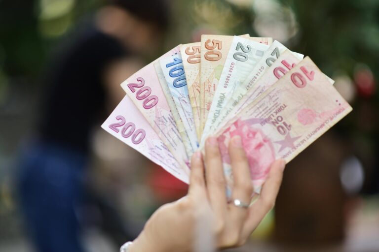 Akaryakıtta yeni zam haberi: Fiyatlar ne olacak?