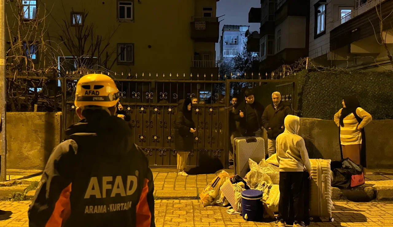 Diyarbakır’da Apartmandan Gelen Sesler 51 Kişiyi Tahliye Etti