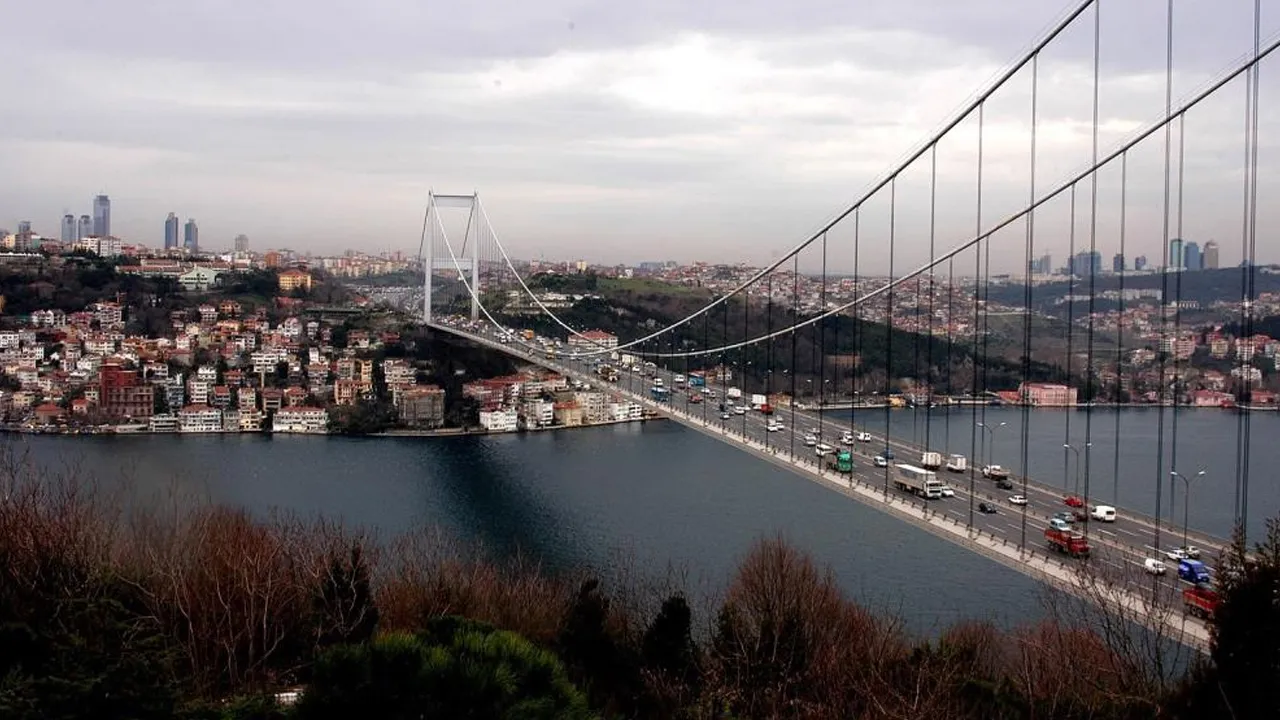 Bayramda Otoyol ve Köprülerden Geçiş Rekoru: 12 Milyon Araç