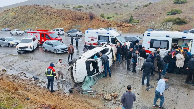 Bingöl’de Trafik Kazası: 4 Yaralı