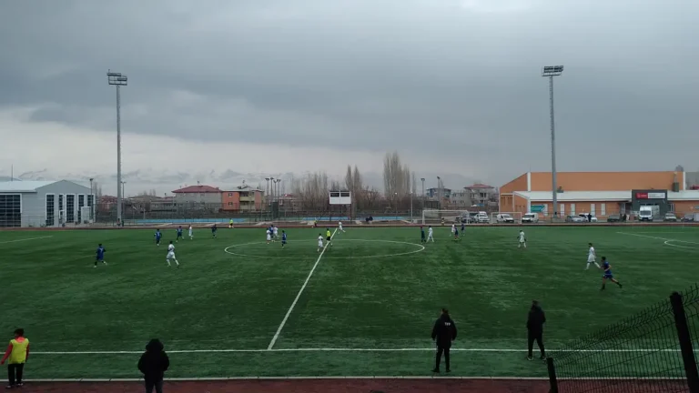 Doğubayazıt FK ve Batman Sason Spor karşılaşmasında gol sesi çıkmadı