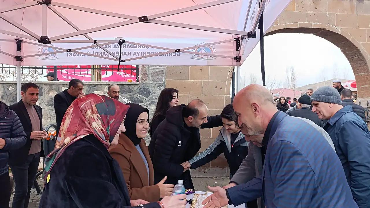 Doğubayazıt’ta Bayramda Mezarlık Ziyareti ve Anma Geleneği