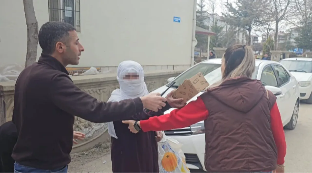 Elazığ’da Dilencinin Zabıta Ekiplerine Şaşırtan Teklifi