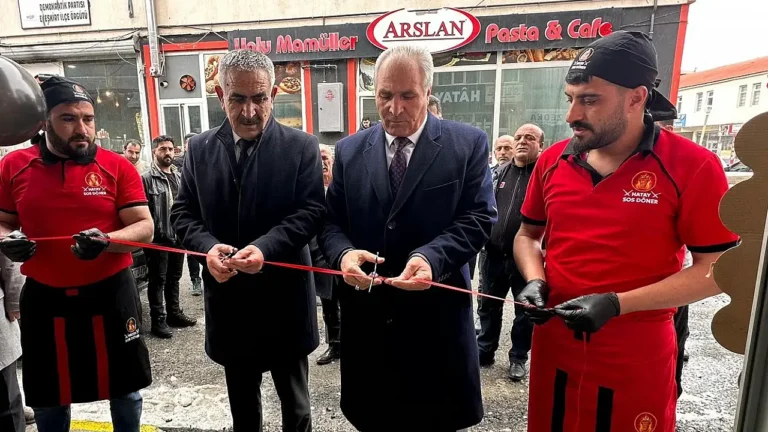 Eleşkirt’te Hatay Soslu Döner Restoranı Açıldı