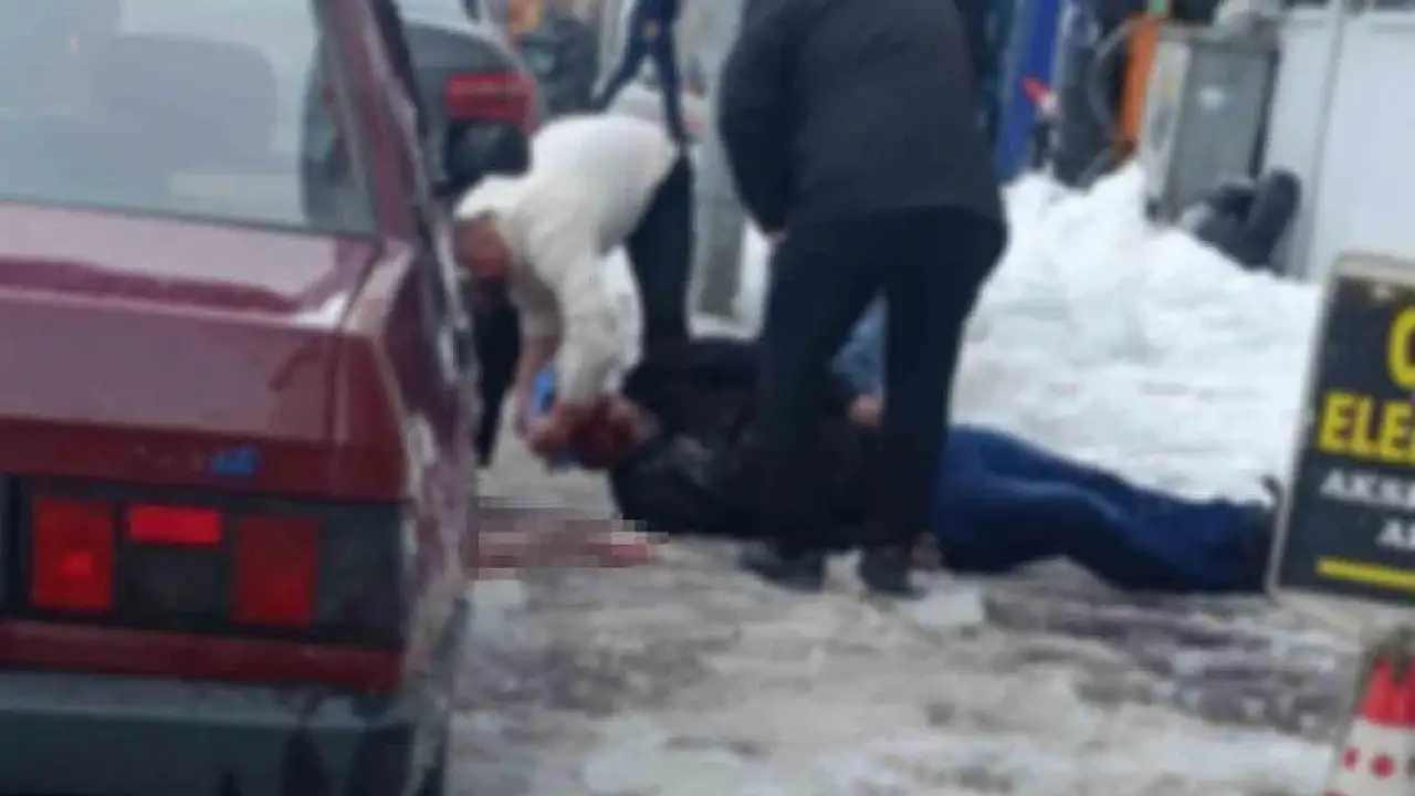 Erzurum’da Düşen Buz Parçaları Can Tehlikesi Oluşturdu