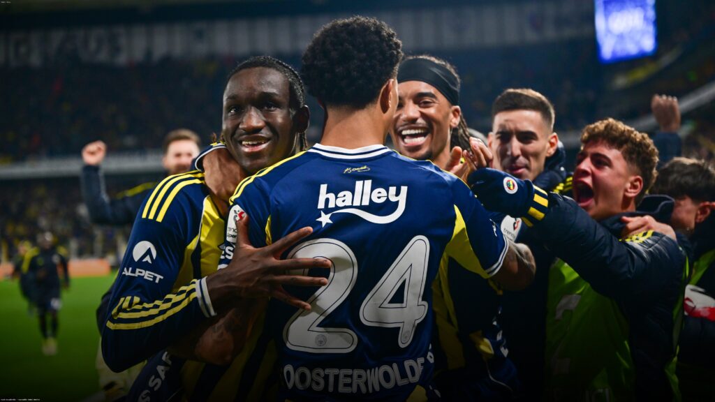 Fatih Karagümrük – Fenerbahçe Maçının Canlı Anlatımı