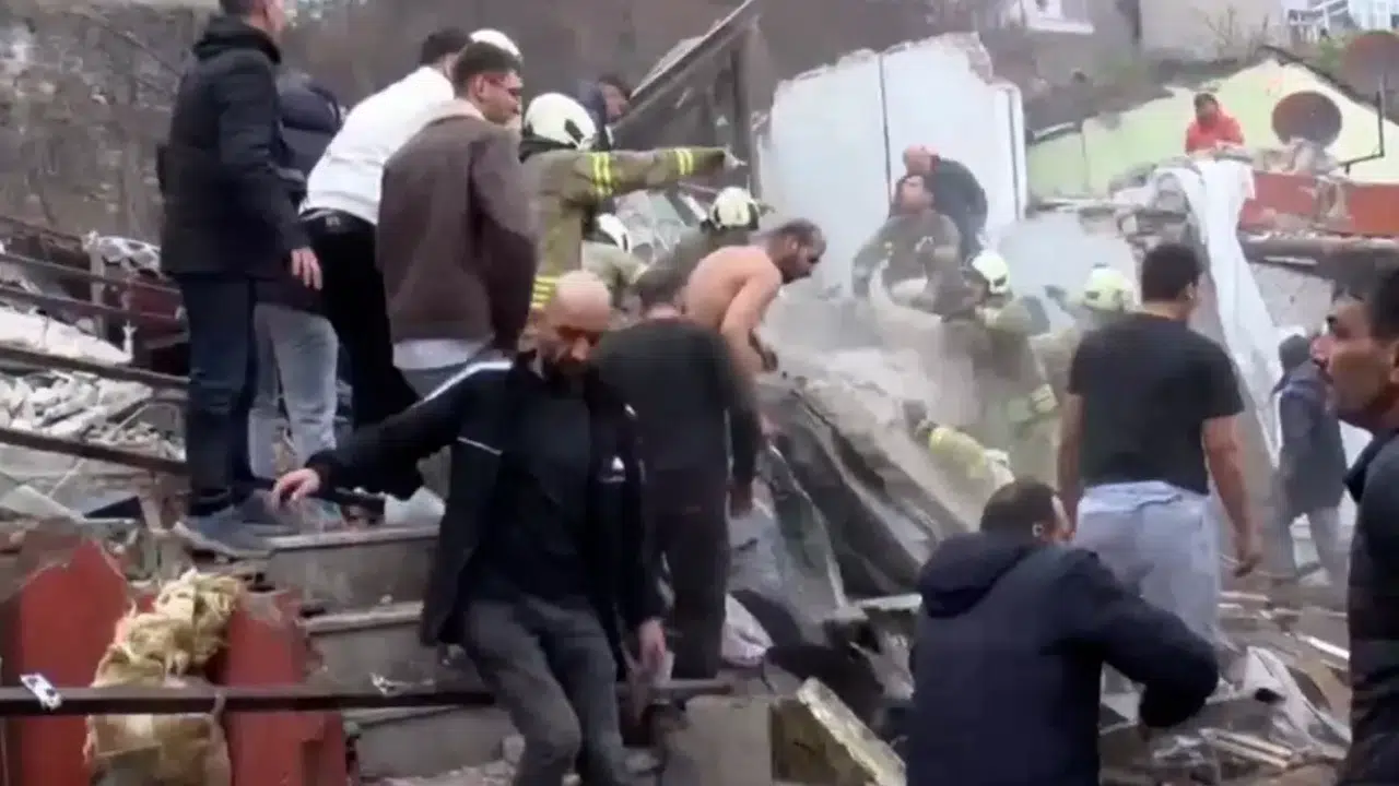 Fatih’te Doğal Gaz Patlaması: Enkaz Altında Kaç Kişi Var?