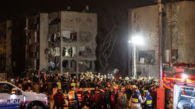 İran Füzeleri Dimona’yı Vurdu: Kriz Tırmanıyor