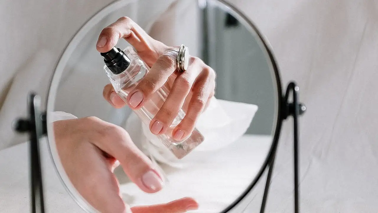 Oda Spreyleri ve Parfümler: Sağlık Riskleri Hakkında Bilmeniz Gerekenler