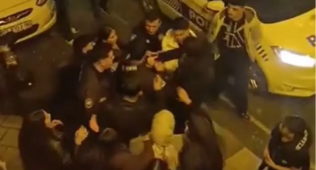 Havai Fişek Kutlaması Gerginliğe Dönüşünce Kavga Çıktı