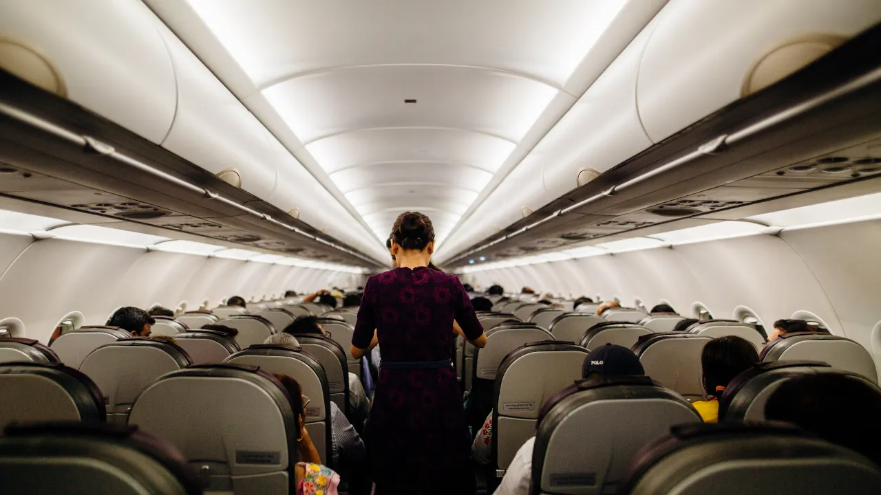 Havayolu Şirketinden Şok Karar: Kilo Alan Hosteslere Yaptırım