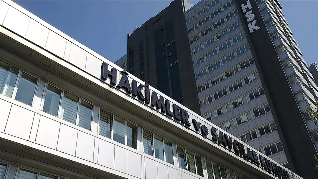 HSK Kararnamesi: 12 Hakim ve Savcının Yeni Görevleri