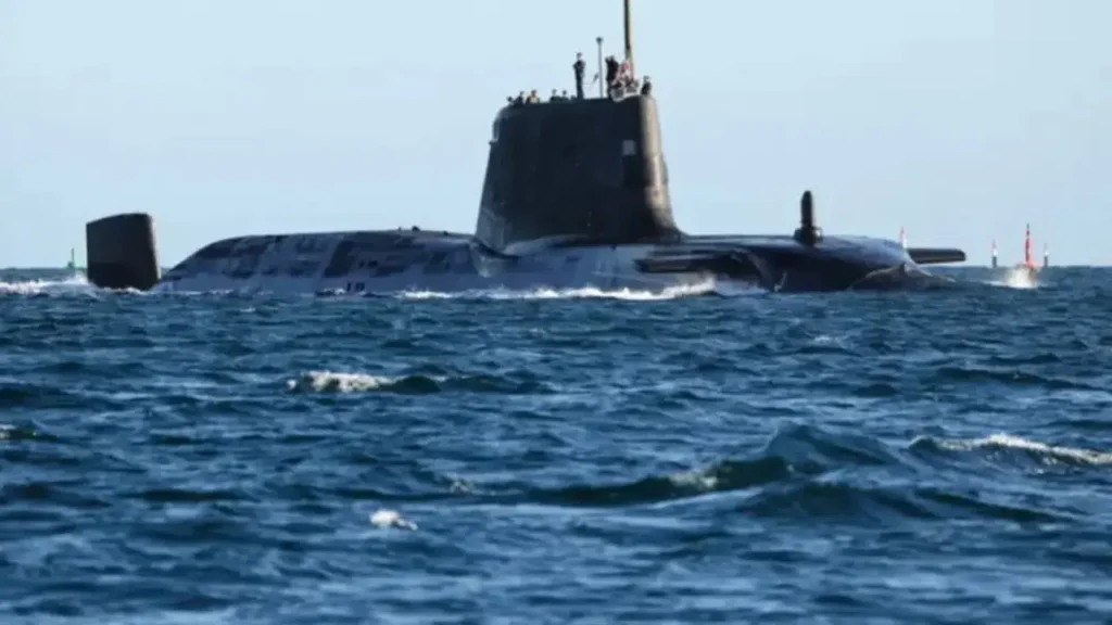 İngiltere’nin Nükleer Denizaltısı Hürmüz Boğazı’nda Ne Anlama Geliyor?