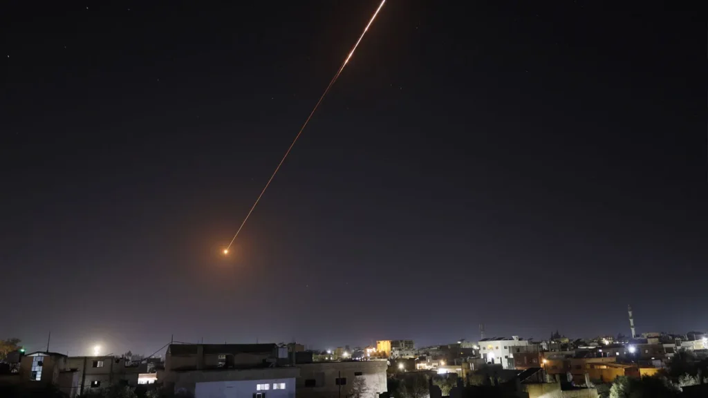 İran, 500 Askeri Noktayı Vurdu: ABD ve İsrail Hedefte