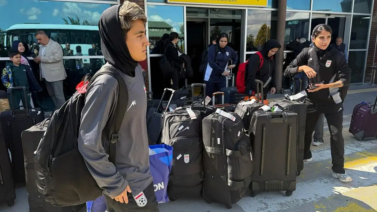 İran Kadın Milli Takımı Neden Avrupa’da Kalmadı?