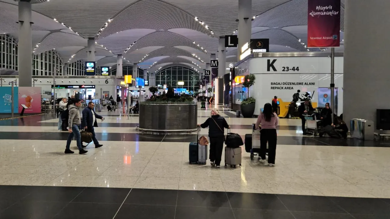 İran’ın Misillemesi Uçuşları Olumsuz Etkiledi: 227 Sefer İptal!