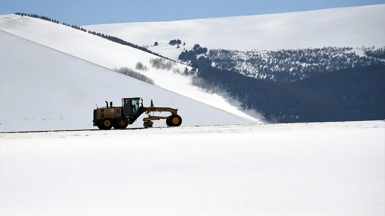 Doğu Anadolu’da Kar Yağışı Sebebiyle Ulaşım Zorlaşıyor