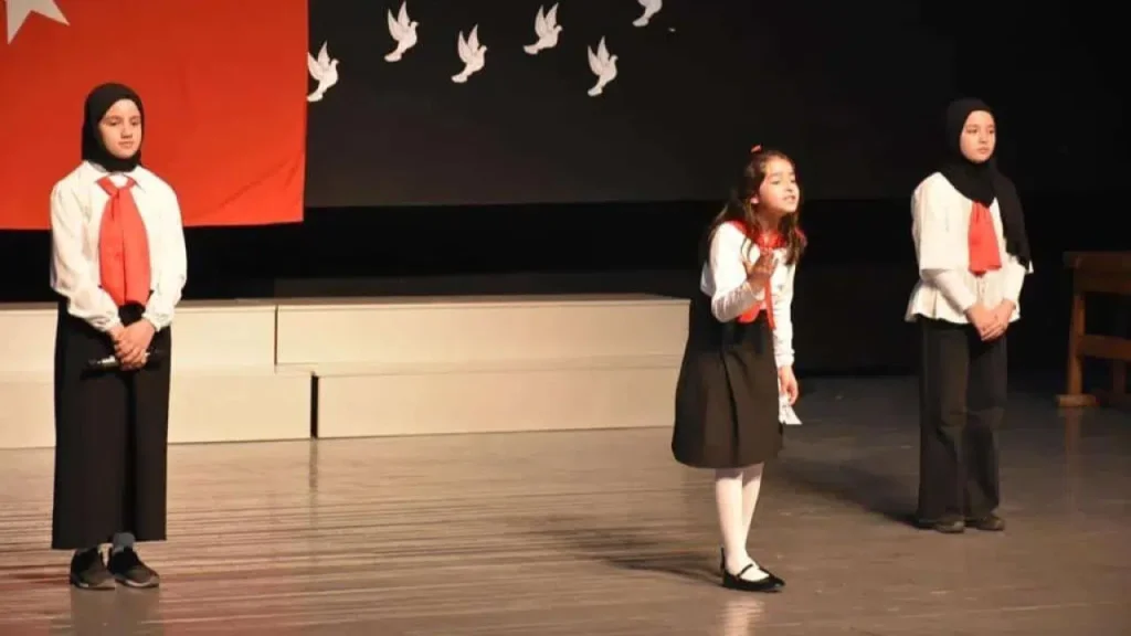 Karaman’da İstiklal Marşı’nın Arapça Okunması Neden Tartışma Yarattı?