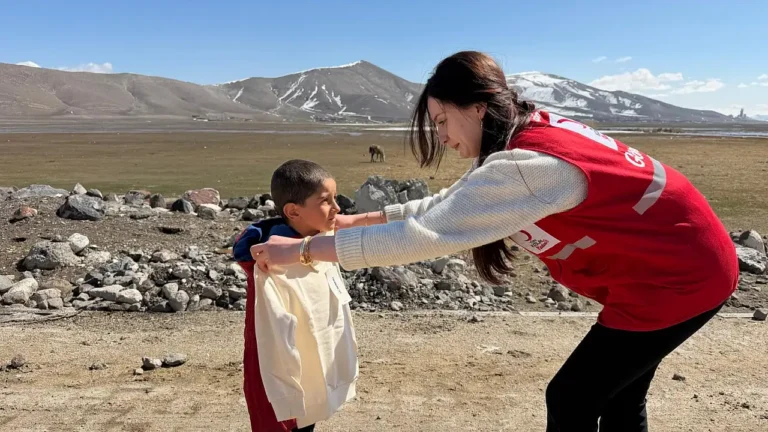Kızılay, Üçgöze’de Bayram Coşkusunu Paylaştı