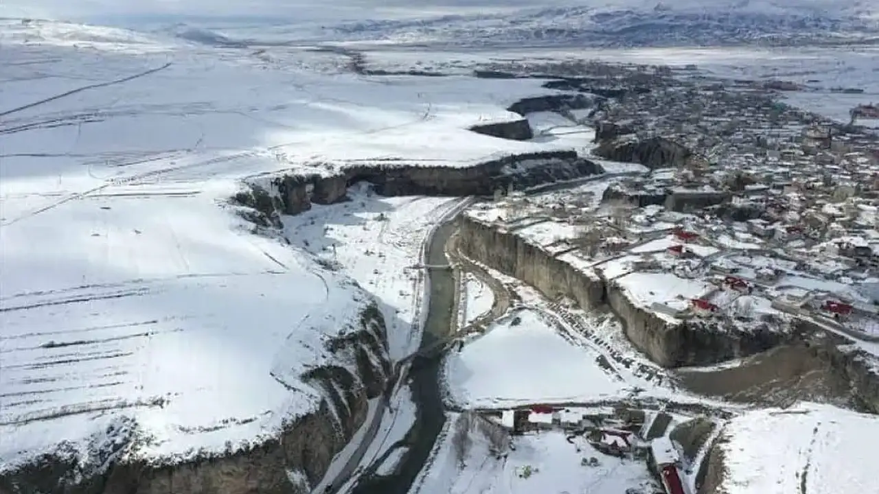 Mart Ayında Yağan Kar Diyadin’i Yeniden Beyaza Bürüdü
