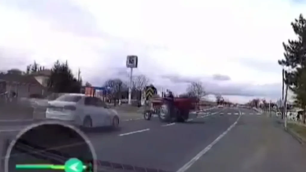 Nevşehir’de Otomobil ve Traktör Çarpışması: O Anlar Kamerada