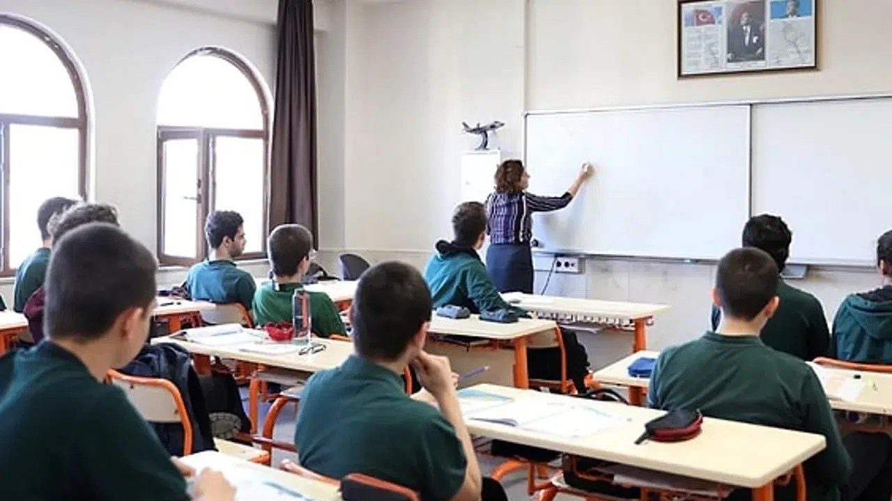 3 Mart Okullar Tatil Mi? Öğretmenler Nerede, Neden Yoklar?