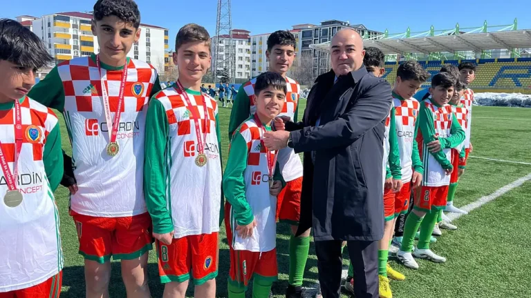 Ağrı’da Okul Sporları Futbol Müsabakaları Sona Erdi