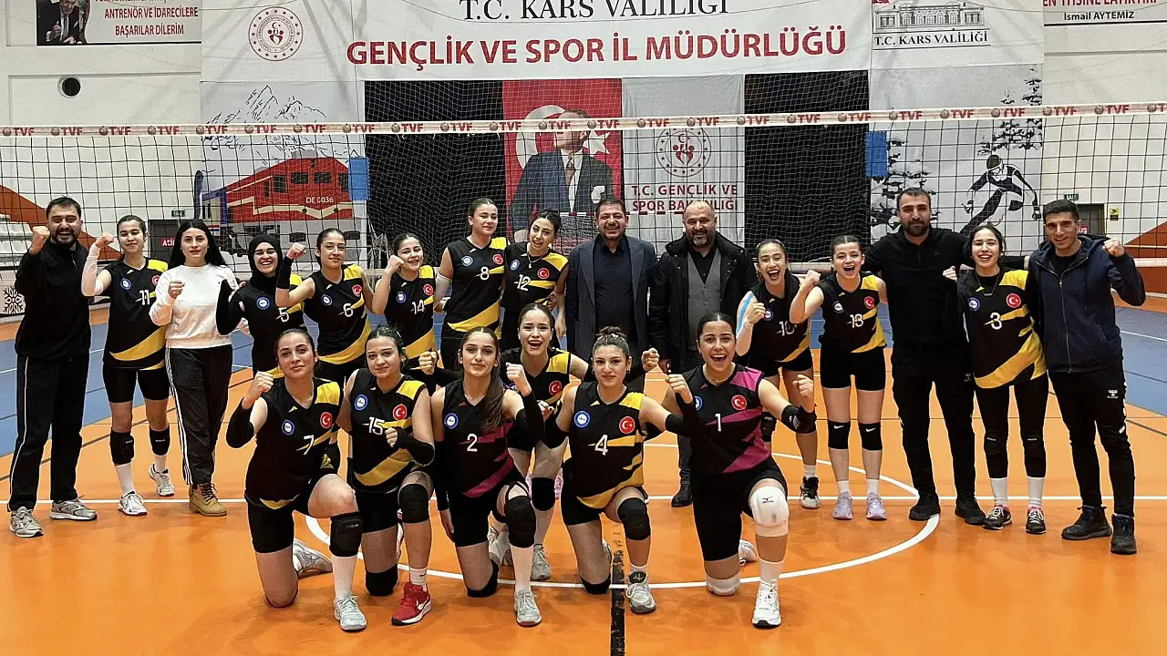 Patnos Belediye Spor Kadın Voleybol Takımı Bölge Finallerinde